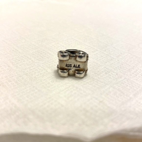 RETIRED Authentic Pandora car - Picture 6 of 6